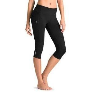 Athleta Be Free Black Knicker Capris Leggings Size S